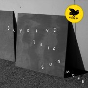 Review: SkyDive Trio - Sun Moee