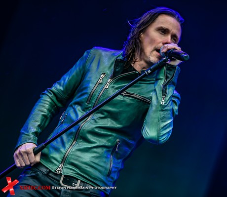 MYLES KENNEDY